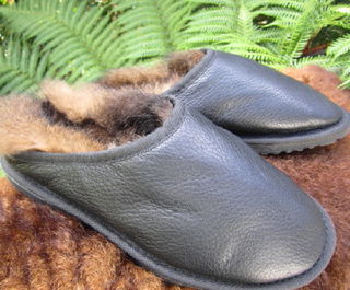 POSSUM FUR CLOGS