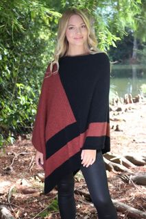 Cosset Poncho in Possum Merino LOTHLORIAN/9769