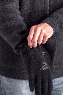 Fern Gloves in NZ Possum Merino Silk KORU/K069