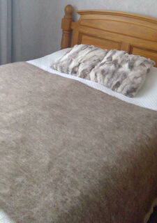 ALPACA QUEEN LONG THROW BLANKET measuring 2.10m x1.25m